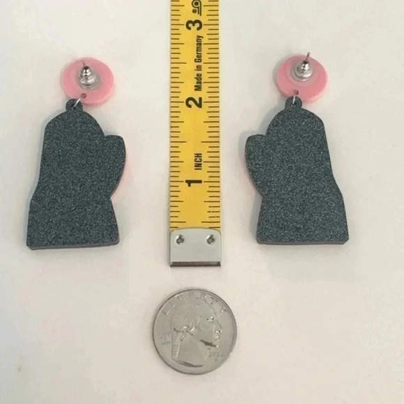 SCREAM Funny “Call Me” Halloween Drop Earrings NWT - Picture 3 of 3